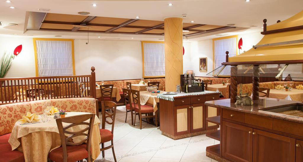 Hotel Comfort Erica Dolomiti Val D'Adige 萨洛尔诺 外观 照片