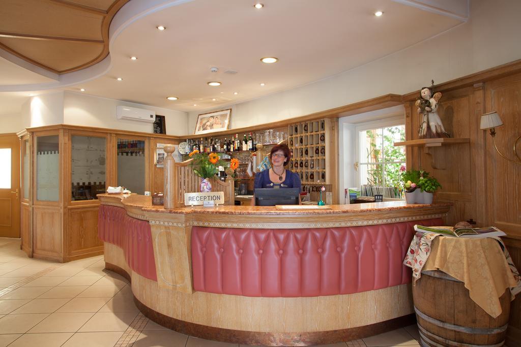 Hotel Comfort Erica Dolomiti Val D'Adige 萨洛尔诺 外观 照片