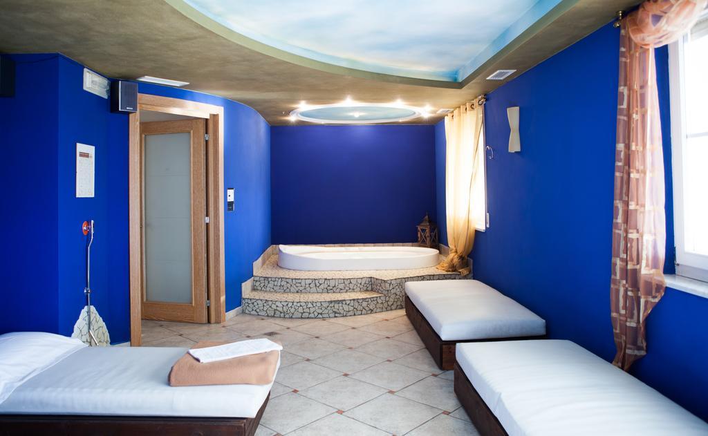 Hotel Comfort Erica Dolomiti Val D'Adige 萨洛尔诺 外观 照片