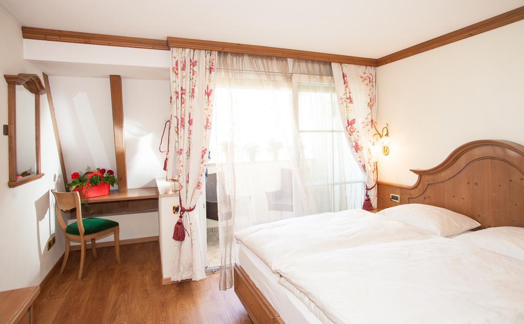 Hotel Comfort Erica Dolomiti Val D'Adige 萨洛尔诺 外观 照片