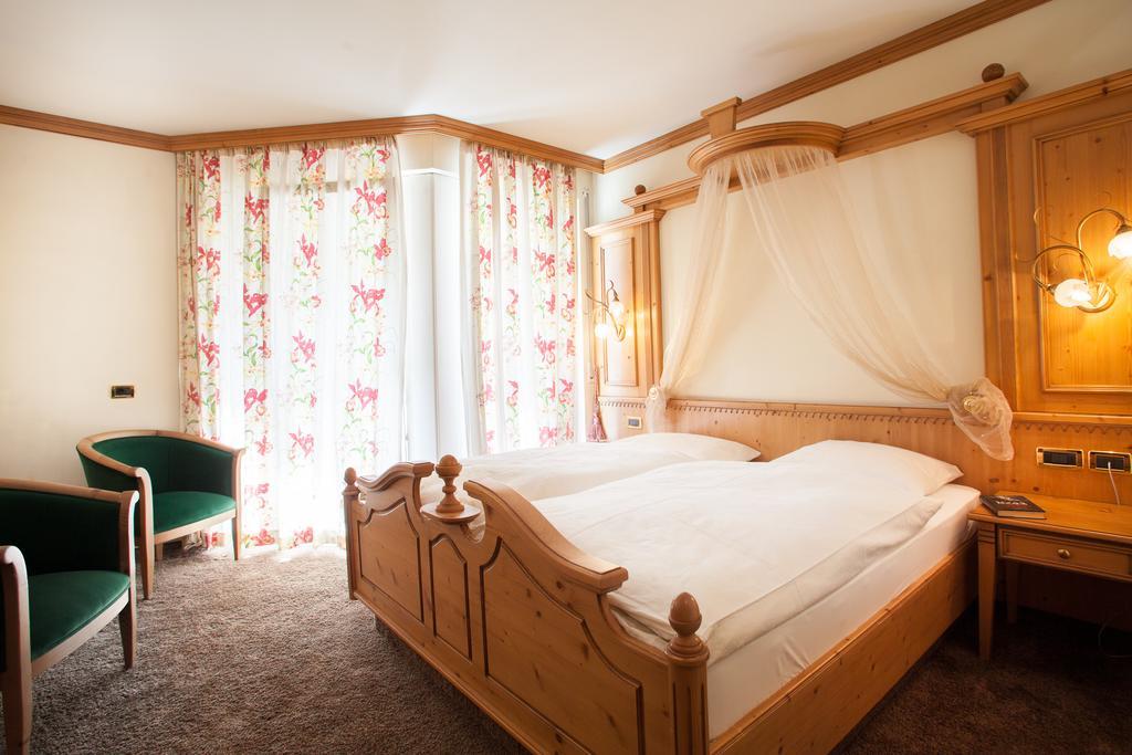 Hotel Comfort Erica Dolomiti Val D'Adige 萨洛尔诺 外观 照片