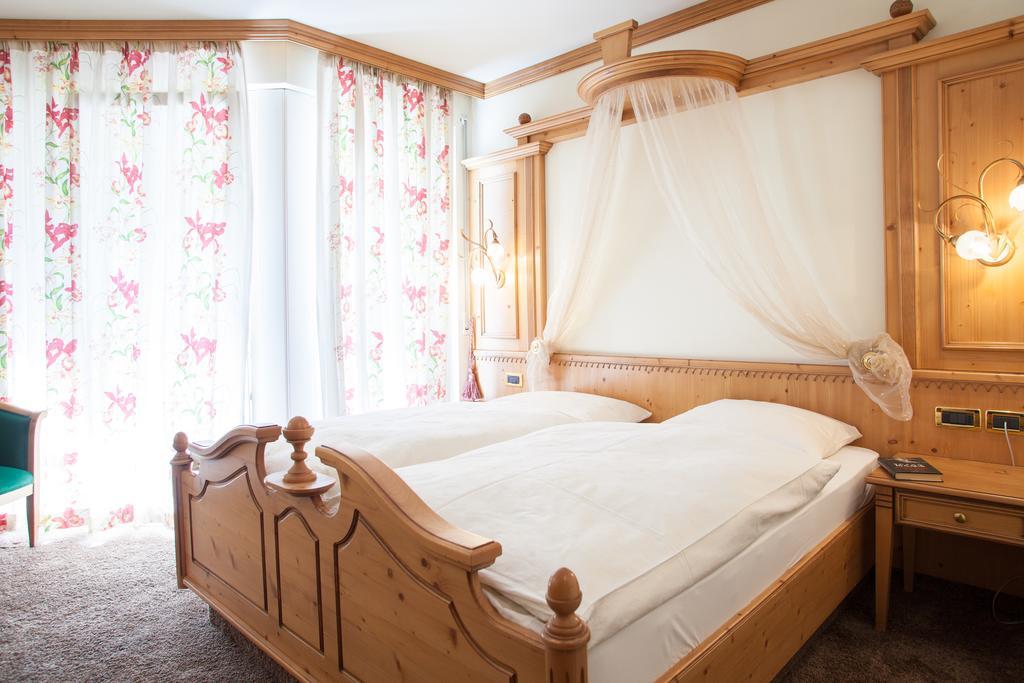 Hotel Comfort Erica Dolomiti Val D'Adige 萨洛尔诺 外观 照片