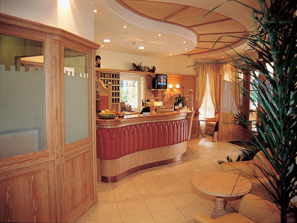 Hotel Comfort Erica Dolomiti Val D'Adige 萨洛尔诺 外观 照片