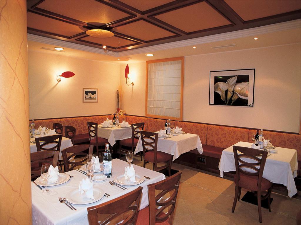 Hotel Comfort Erica Dolomiti Val D'Adige 萨洛尔诺 外观 照片